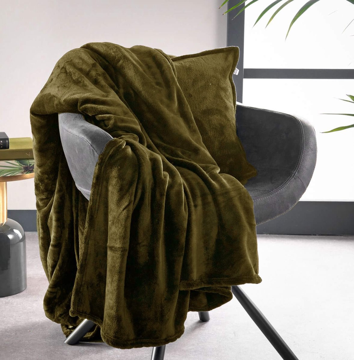 Dutch Decor BILLY - plaid 150x200 cm - flannel fleece - superzacht - Military Olive - groen Olijfgroen