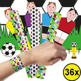 Decopatent® Uitdeelcadeaus 36 STUKS Voetballers Klaparmbandjes - Traktatie Uitdeelcadeautjes voor kinderen - Speelgoed Traktaties