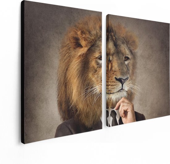Artaza Canvas Schilderij Tweeluik Leeuw In Pak - Leeuwenkop - 120x80 - Foto Op Canvas - Canvas Print