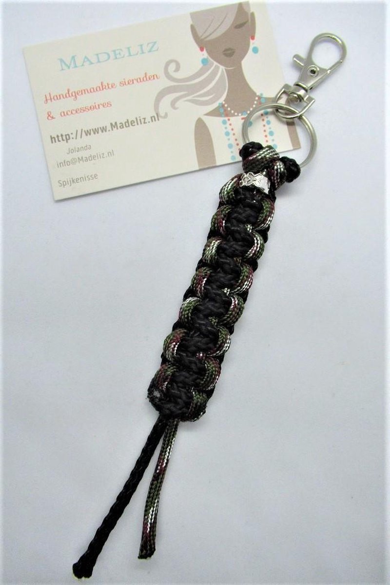 Paracord sleutelhanger (Zwart/Groen/rood/wit)