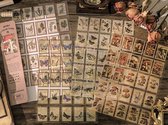 Stickerset Retro Stamp Collection - Pinewood Sound - 100 stuks - Postzegelsstickers met goudfoil opdruk - Paddenstoelen, Vlinders, Bomen - Bulletjournal stickers - Scrapbook sticker