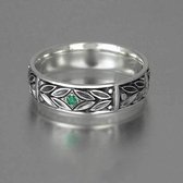 Trendy ring Norse emerald