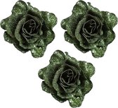 4x stuks groene rozen met glitters op clip 10 cm - kerstversiering