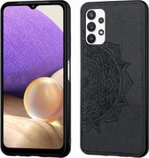 Voor Samsung Galaxy A32 4G Mandala Reliëf Doek Cover PC + TPU Mobiele Telefoon Case met Magnetische Functie en Handriem (Zwart)