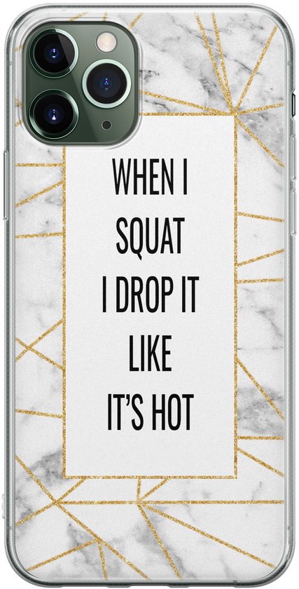 Coque de téléphone transparente avec motif marbre et lignes géométriques dorées. Texte : WHEN I SQUAT I DROP IT LIKE IT'S HOT.