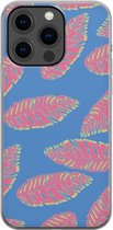 Apple iPhone 13 Pro Telefoonhoesje - Transparant Siliconenhoesje - Flexibel - Met Plantenprint - Tropische Blaadjes - Donkerblauw