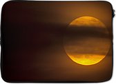 Laptophoes 14 inch - Maan - Wolken - Oranje - Laptop sleeve - Binnenmaat 34x23,5 cm - Zwarte achterkant
