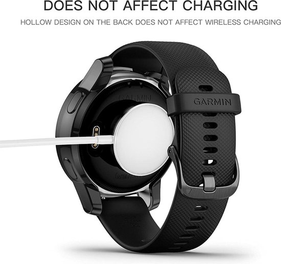 Zwarte Garmin smartwatch met magnetische oplader aangesloten.