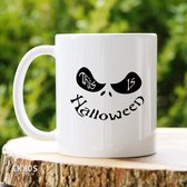 This is halloween - Customized mokken en bekers - mokken met tekst - mokken - bekers - cadeautje - cadeau voor vrouw - cadeau vor man - keramiek servies - cadeautje voor haar - cadeautje voor