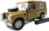 Cararama-Hongwell Land Rover Serie III 109 Ambulance - Schaal 1:72