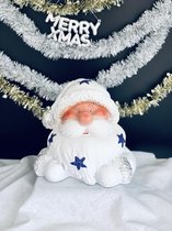 Kerstman #19 - 28 cm - polyester - glitters - polyresin - polystone - kunststof - decoratiefiguur - interieur en tuin - geschikt voor binnen en buiten - cadeau - geschenk - kerstco
