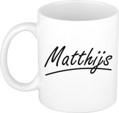 Matthijs naam cadeau mok / beker met sierlijke letters - Cadeau collega/ vaderdag/ verjaardag of persoonlijke voornaam mok werknemers