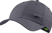 Nike cap Metal Swoosh Unisex adult size met riemsluiting - Antraciet/Metallic zilver