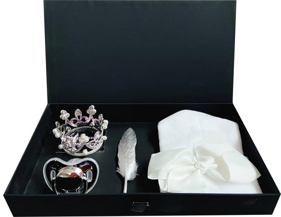 Kraamcadeau meisje - geboortecadeau- kraampakket - baby muts - speen- babysneaker - kraamkado baby - kraamkado meisje - geboortegeschenk - witte muts - romper- luiertaart - geschenk - geschenkdoos - babyshower van Ella's Favourites — afbeelding 2
