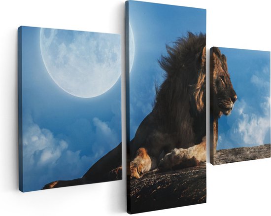 Artaza Canvas Schilderij Drieluik Leeuw Tijdens Volle Maan - 90x60 - Foto Op Canvas - Canvas Print