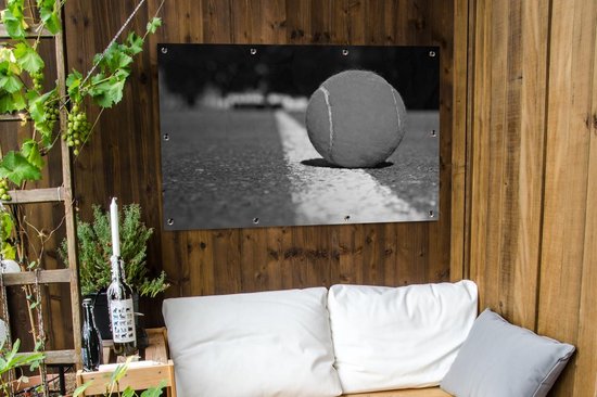 Affiche jardin - Toile Posters de jardin extérieur - Balle de tennis sur le court de tennis - noir et blanc - 120x80 cm - Jardin