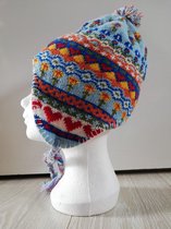 kinder eskimo muts lichtblauw meerkleurig met vlechtjes