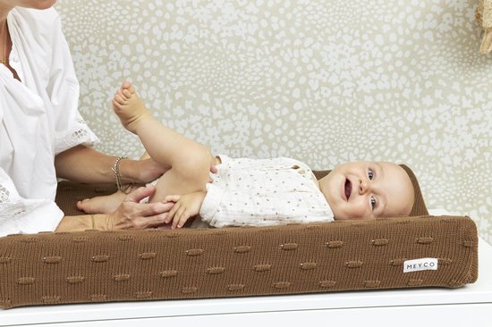 Meyco Baby Knots aankleedkussenhoes - chocolate - 50x70cm — afbeelding 3