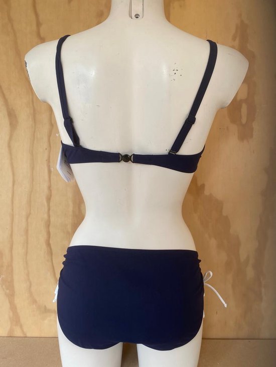 Sunflair bikini maat 38B top, slip maat 42 bol