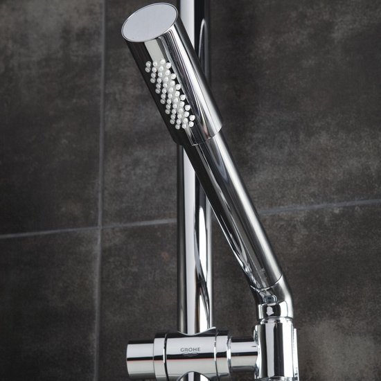 Chroom GROHE douchekop met ronde douchekop met vele kleine sproeiers.