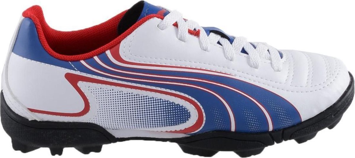 Puma V6.11 voetbalschoen in wit met blauwe en rode accenten, maat 38, geschikt voor turfvelden.