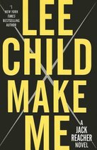 Boekomslag 'Make Me' van Lee Child, met grote gele letters op een zwarte achtergrond.
