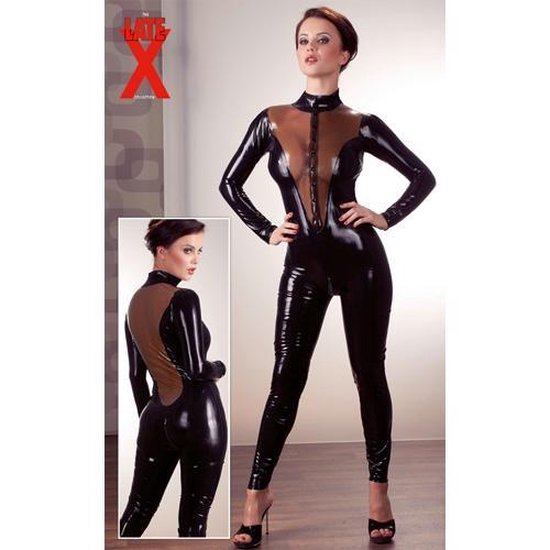 Short haired brunette in latex catsuit does hot blowjob