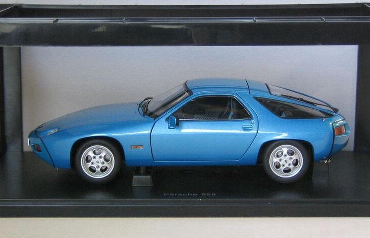 Porsche 928 - Autoart - Blauw - Schaalmodel 1:18 | bol