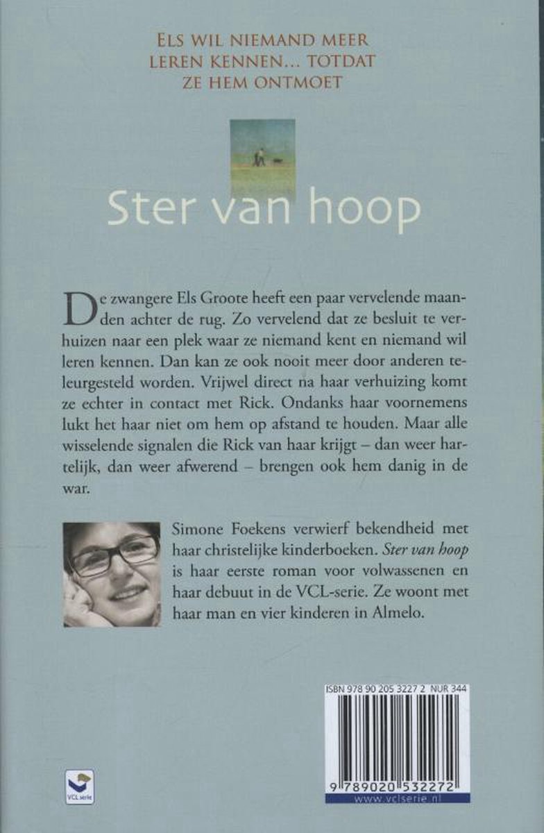 Achterkant van een boek met de titel 'Ster van hoop'. Een kleine foto van een lachende vrouw met bril is zichtbaar.