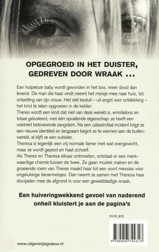 Boekcover met close-up van het oog van een vrouw, warrig haar over haar gezicht. Wolfskinderen door John Ajvide Lindqvist. 'Lindqvist bouwt een tastbaar gevoel van ontzetting op.' - The Independent.
