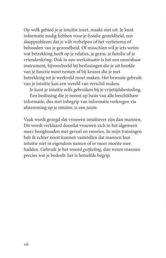 Tekstpagina uit een boek over intuïtie, met informatie over het toepassen van intuïtie en verschillen tussen mannen en vrouwen.