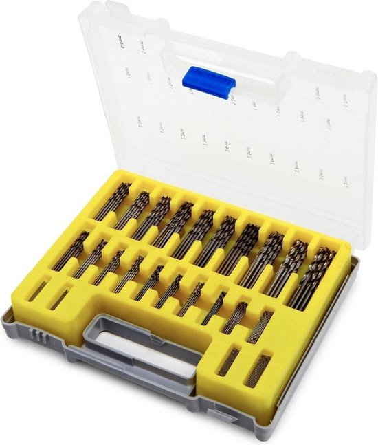 Een set van 150 HBM HSS boortjes met kleine maten in een gele plastic houder en transparant deksel.
