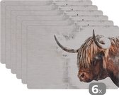 Placemat - Placemats kunststof - Schotse hooglander - Dieren - Krant - 45x30 cm - 6 stuks - Hittebestendig - Anti-Slip - Onderlegger - Afneembaar