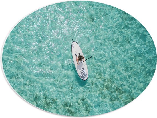 WallClassics - PVC Schuimplaat Ovaal - Bovenaanzicht van Suppende Vrouw op Heldere Oceaan - 40x30 cm Foto op Ovaal  (Met Ophangsysteem)