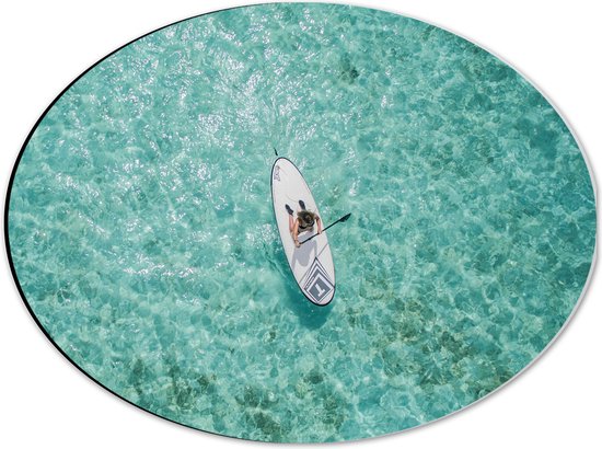 WallClassics - Dibond Ovaal - Bovenaanzicht van Suppende Vrouw op Heldere Oceaan - 40x30 cm Foto op Ovaal (Met Ophangsysteem)