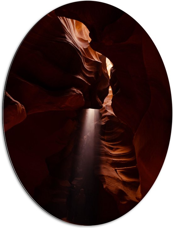 WallClassics - Dibond Ovaal - Ravijn Upper Antelope Canyon met Zonlicht - 60x80 cm Foto op Ovaal (Met Ophangsysteem)