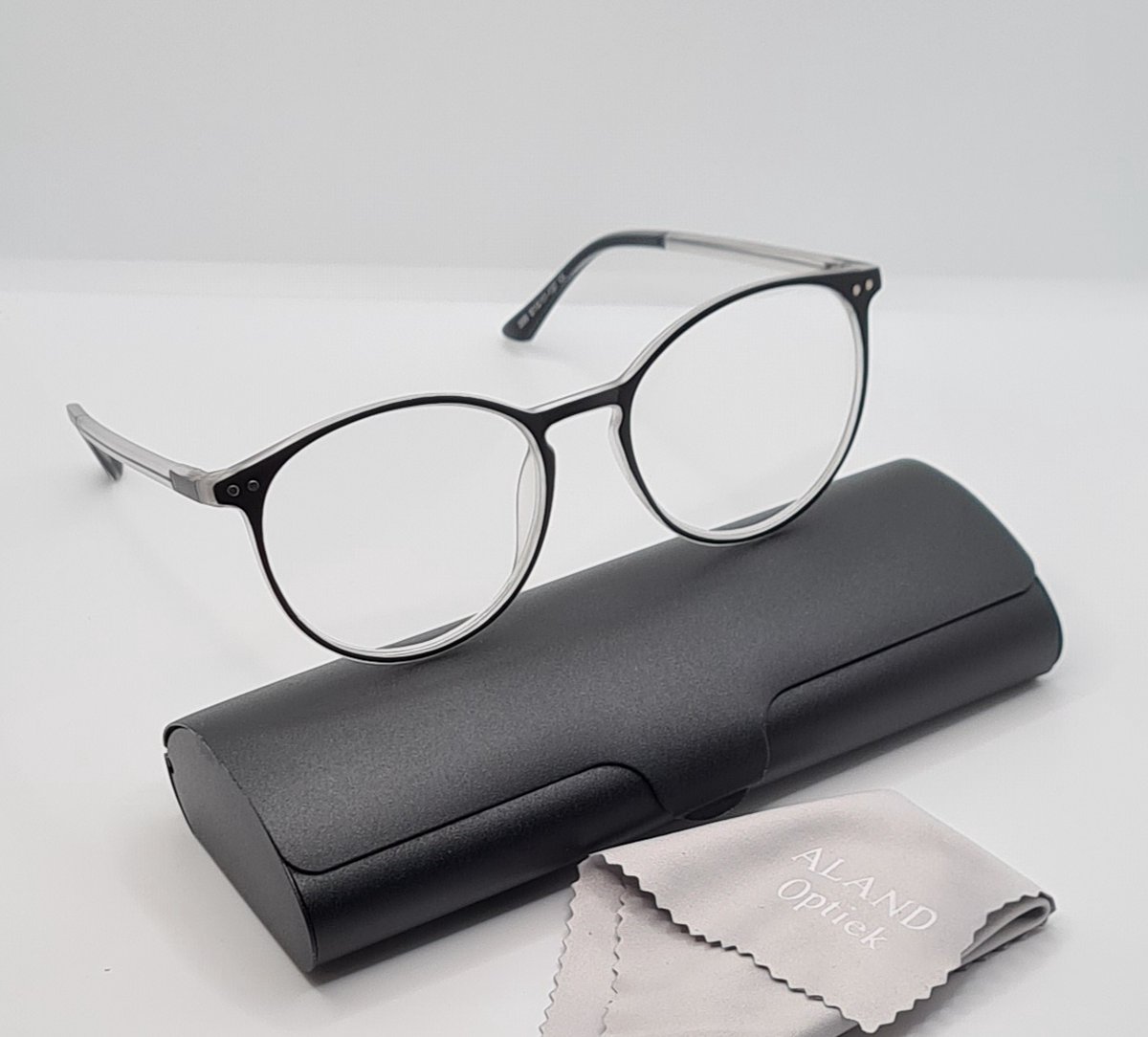 Bril op sterkte +2,0 - elegante unisex leesbril +2.0 - zwarte leesbril met brillenkoker en microvezeldoekje - FM 399 C1 - Ronde lunettes - Aland optiek