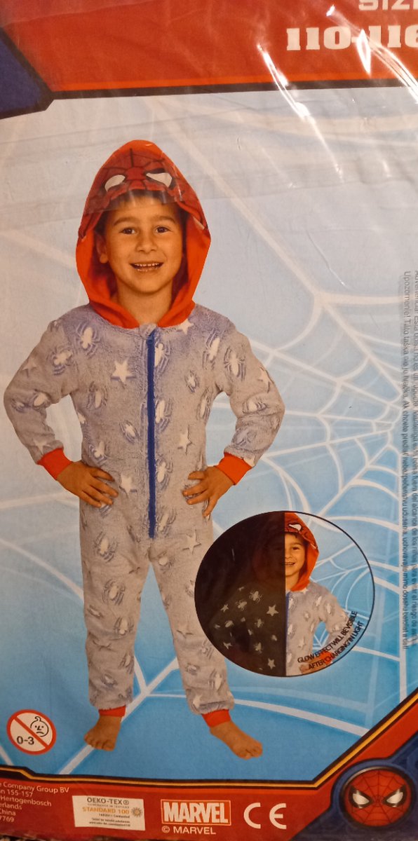 Spiderman Glowinthedark onesie maat 110116