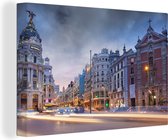 Canvas Schilderij Madrid - Auto - Nacht - 60x40 cm - Wanddecoratie