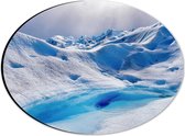WallClassics - Dibond Ovaal - Sneeuwbergen - 28x21 cm Foto op Ovaal (Met Ophangsysteem)