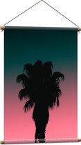 WallClassics - Textielposter - Silhouet van Palmboom bij Blauw/Roze Lucht - 60x90 cm Foto op Textiel