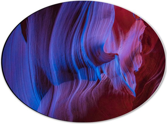 WallClassics - Dibond Ovaal - Blauw Licht tegen Woestijnrotsen - 40x30 cm Foto op Ovaal (Met Ophangsysteem)