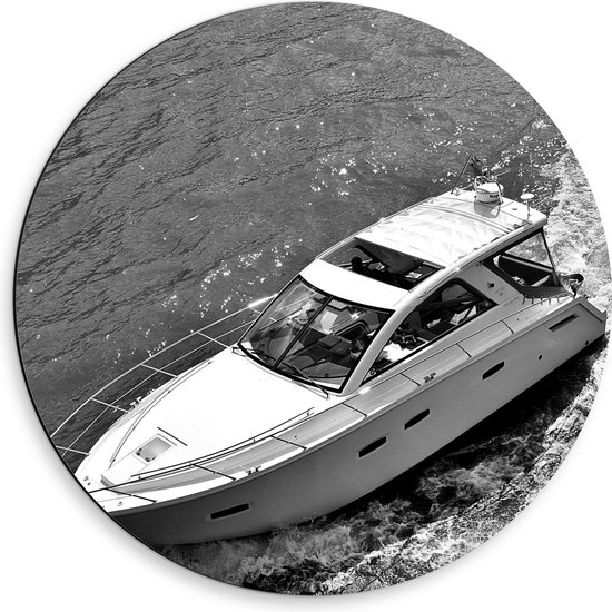 WallClassics - Dibond Muurcirkel - Speedboot in Zwart Wit - 50x50 cm Foto op Aluminium Muurcirkel (met ophangsysteem)