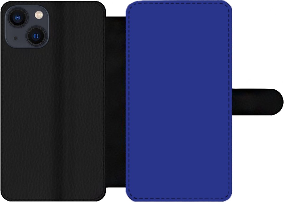 Telefoonhoesje Geschikt voor iPhone 13 telefoonhoesje - Blauw - Effen kleur - Donkerblauw - Met vakjes - Wallet case met magneetsluiting