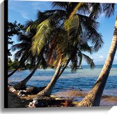 WallClassics - Canvas  - Schuine Palmbomen op het Strand - 60x60 cm Foto op Canvas Schilderij (Wanddecoratie op Canvas)