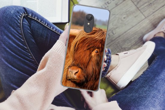 Coque Xiaomi Redmi 5 - Highlander écossais - Herbe - Arbre - Coque de téléphone en Siliconen