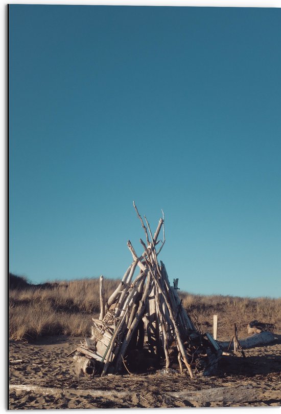 WallClassics - Dibond - Tent van Takken in de Duinen - 50x75 cm Foto op Aluminium (Met Ophangsysteem)