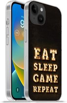 Geschikt voorApple Iphone 14 Plus - Soft case hoesje - Gaming - Games - Quotes - Spreuken - Eat sleep game repeat - Siliconen Telefoonhoesje