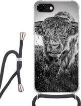 Coque avec cordon iPhone SE 2020 - Highlander écossais - Zwart - Wit - Siliconen - Bandoulière - Coque arrière avec cordon - Coque pour téléphone avec cordon - Coque avec corde