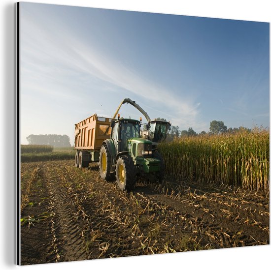 Een groene trekker met een aanhanger aluminium - Foto print op Aluminium (metaal wanddecoratie)